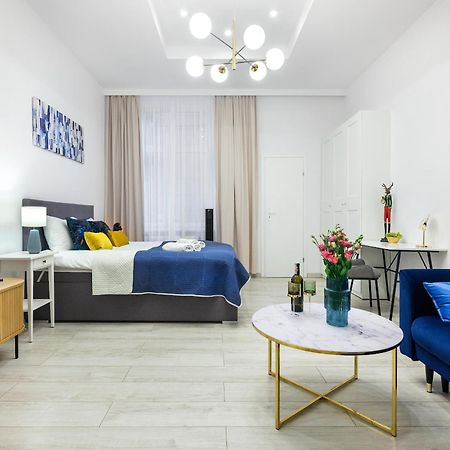 Bluebird Apt Old Town & Wawel Hill By Vistula River - By Homelike Cracovie Extérieur photo